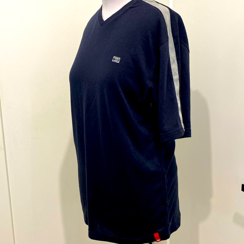 Vintage Quicksilver Surfer Brand VNeck Shirt Size Xl